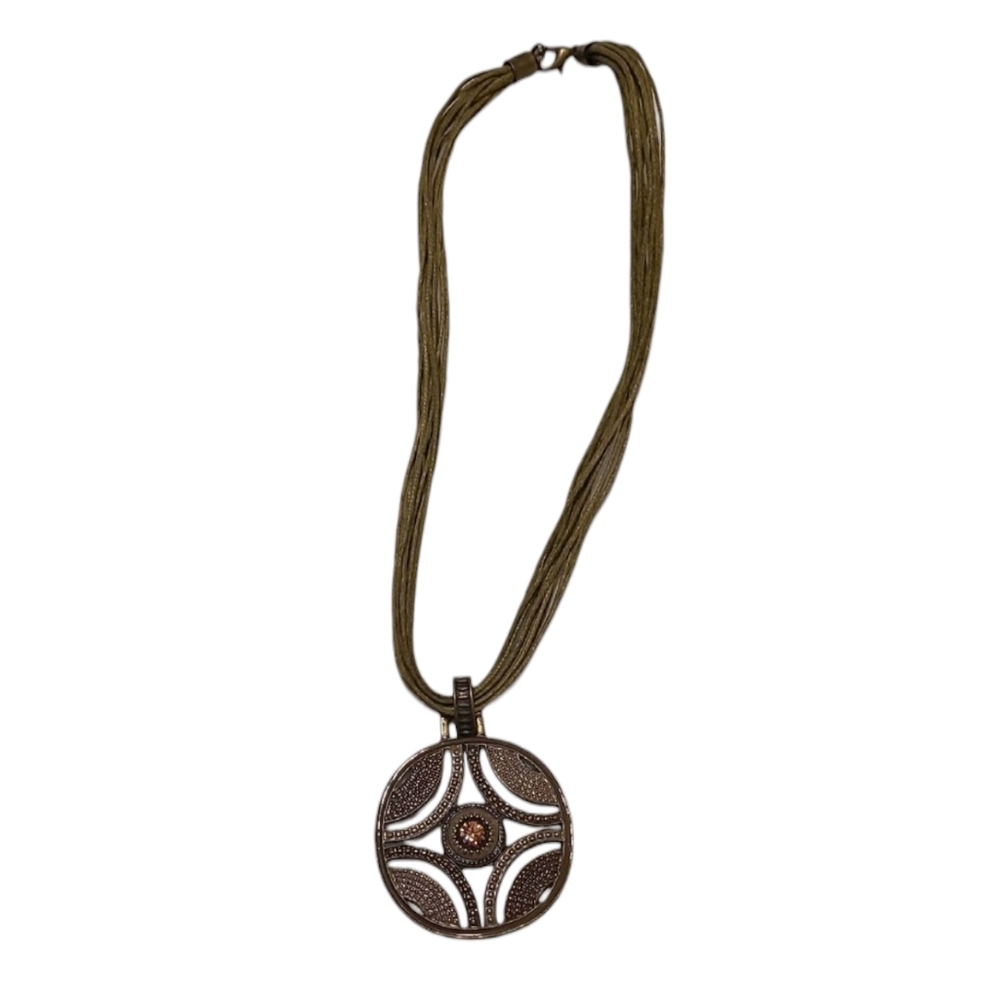 Elegant Gold and Silver Pendant Necklace
